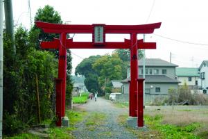 赤鳥居のお稲荷さん