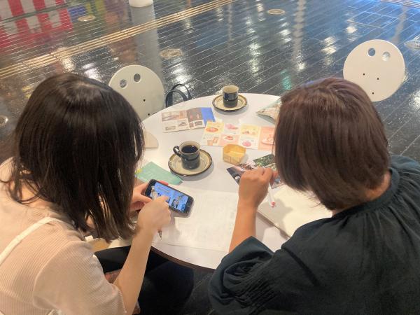 一緒に活動しているデザイナー、ライターと。
