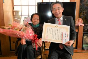 市長の1日_20250311_100歳祝（篠塚様）