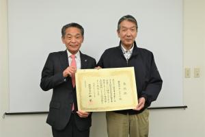 市長の1日_20250317_結城市表彰（カーメイト様）