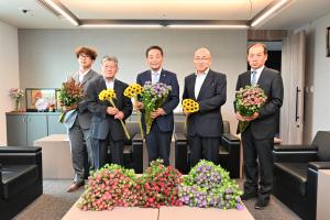 市長の1日_20250717_JA北つくば花き部会表敬訪問