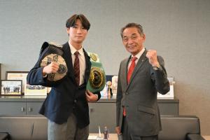 市長の1日_20251007_K1甲子園優勝者来訪（小嶋聖来様）