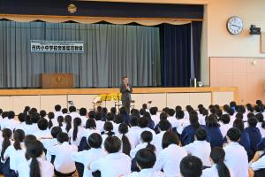 市長の1日_20251007_小中学校音楽鑑賞教室