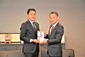市長の1日_20260217_寄附受贈式