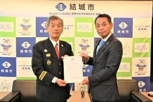 市長の1日_20260515_消防団長辞令交付式