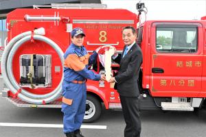 市長の1日_20260524_第8分団消防ポンプ自動車引渡し式
